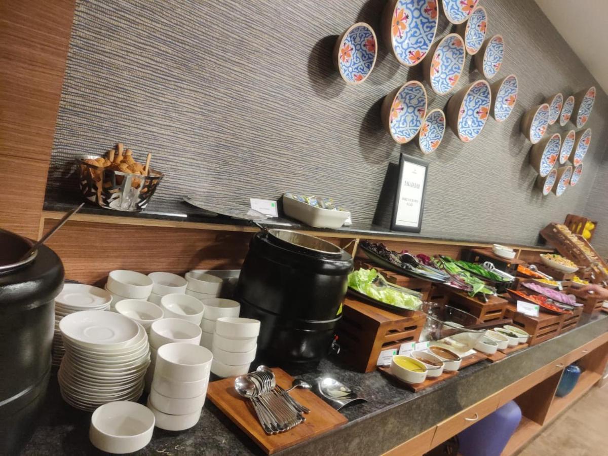Expoinn Suites And Convention Greater Noida Ngoại thất bức ảnh