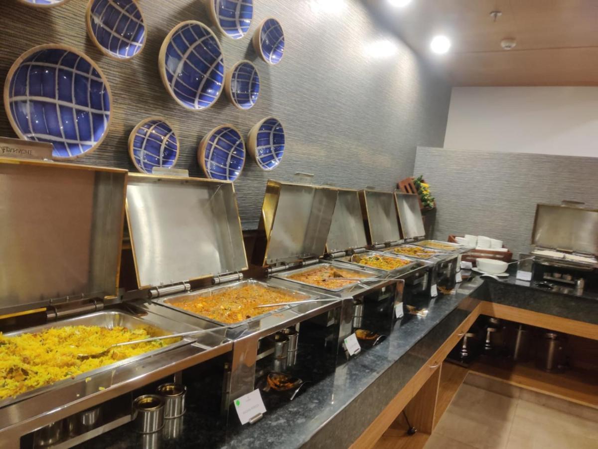Expoinn Suites And Convention Greater Noida Ngoại thất bức ảnh